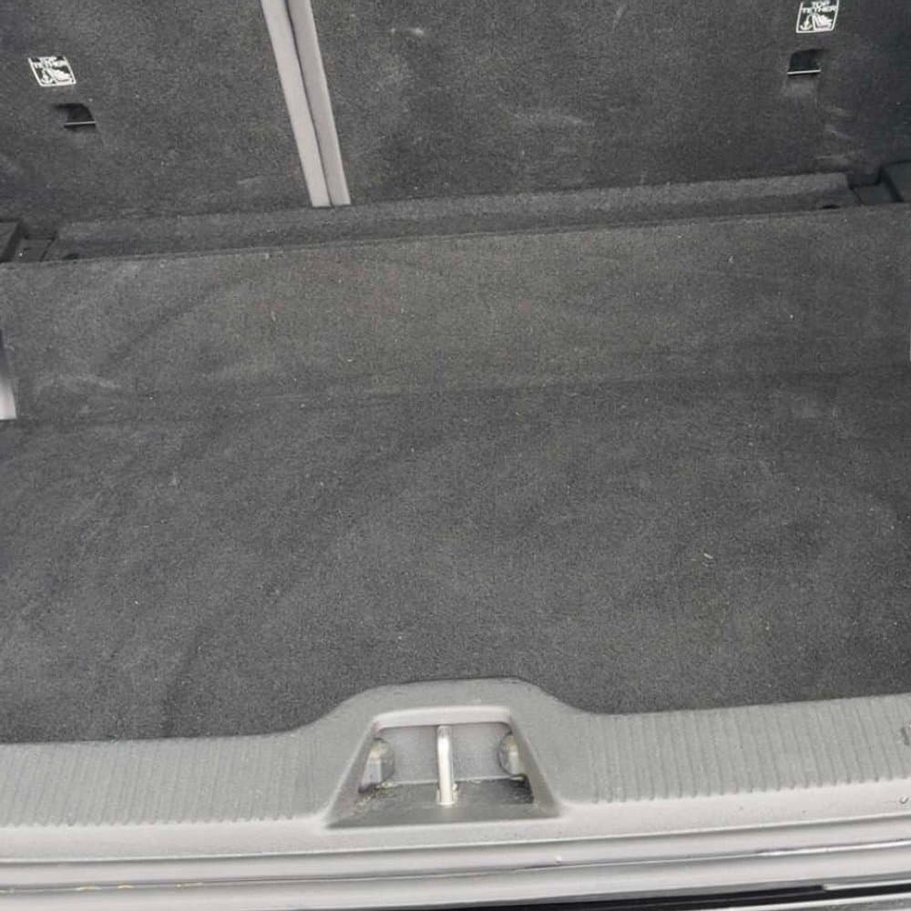 SUV, rent bagasjerom etter rens